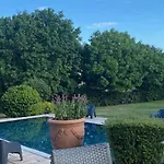 Chambres D'hotes Les Templiers Bed & Breakfast Rugney