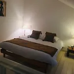 Chambres D'hotes Les Templiers Bed & Breakfast