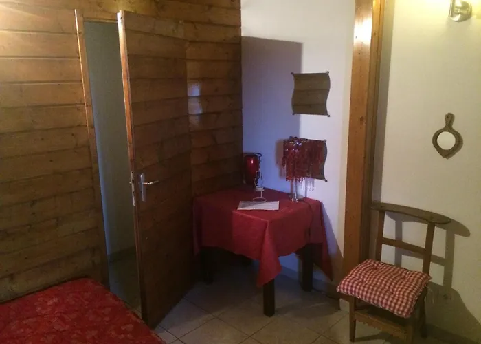 Chambres D'hotes Les Templiers Bed & Breakfast Rugney