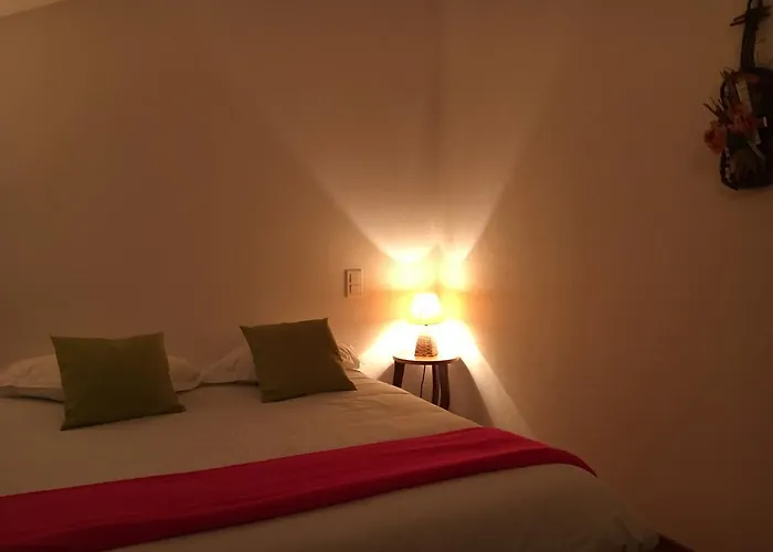 Chambres D'hotes Les Templiers Bed & Breakfast